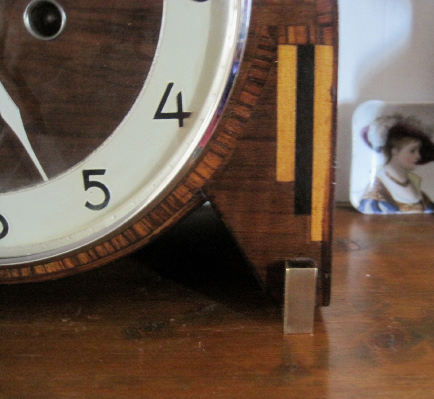 Art Deco Mantle clock, right inlay view